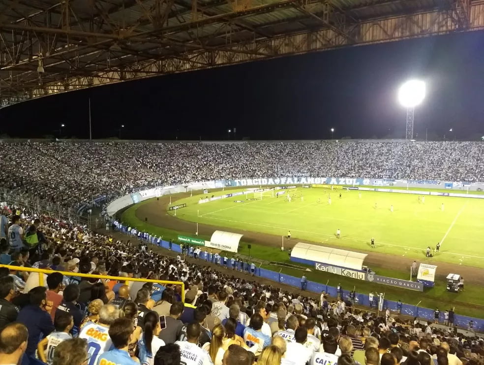 Coritiba inaugura nova iluminação do Couto Pereira, já em Londrina, apesar da emenda parlamentar…