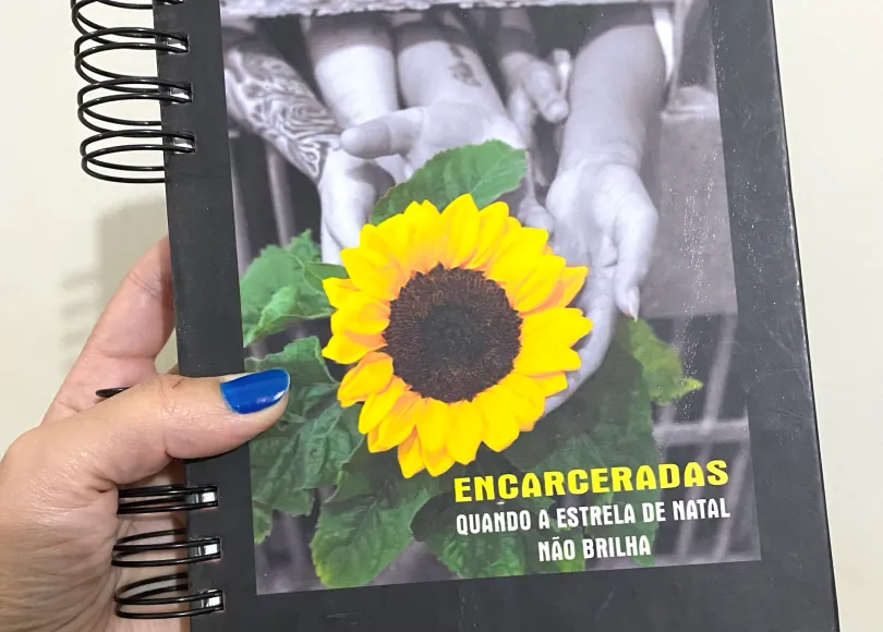 Presas da Cadeia Pública de Londrina lançam livro com histórias de vida