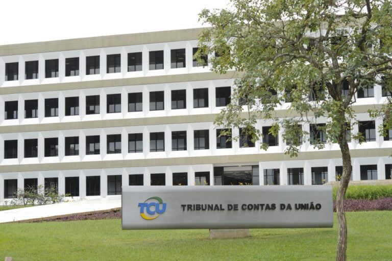 MP aciona Tribunal de Contas da União contra supersalários de militares
