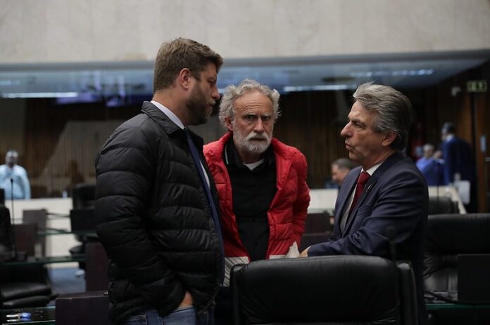 Esquerda discute o que fazer pra melhorar a votação no Paraná
