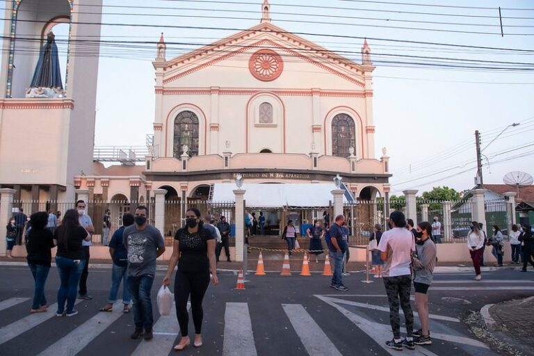 Em Londrina, Santuário de Nossa Senhora Aparecida e a indevida falta de educação de alguns