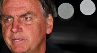 Bolsonaro fala e diz que respeitará a Constituição