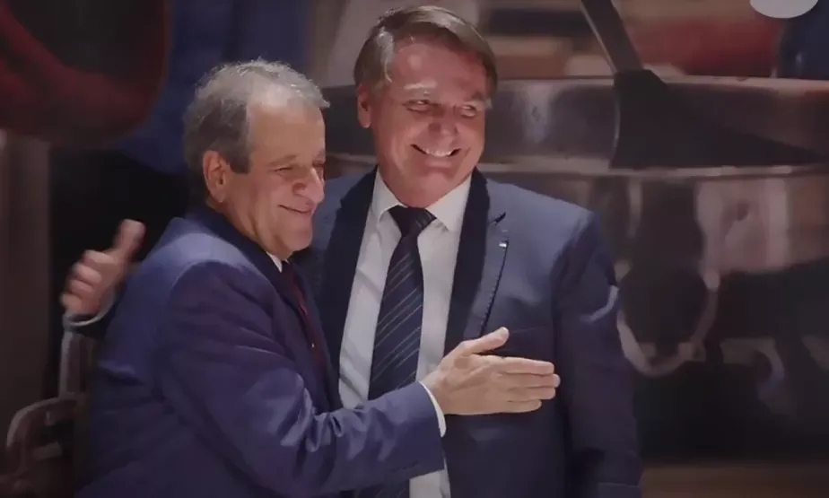 Moraes dá uma voadora na molecagem de Valdemar da Costa Neto