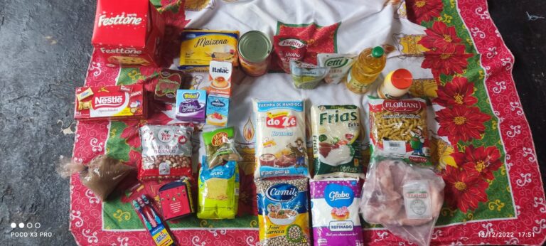 Projeto Vista Bela em Movimento entrega 100 cestas de natal para famílias de baixa renda