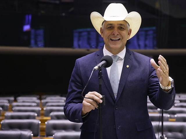 E, pela nota oficial do PP, o presidente do partido, Marco Brasil, pegou ar