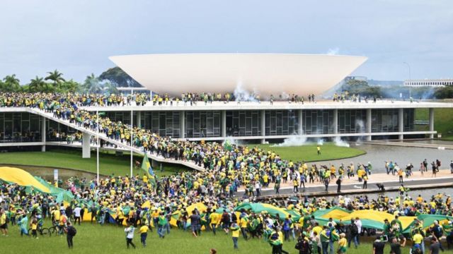 Ampla maioria condena ações golpistas em Brasília, diz Data Folha