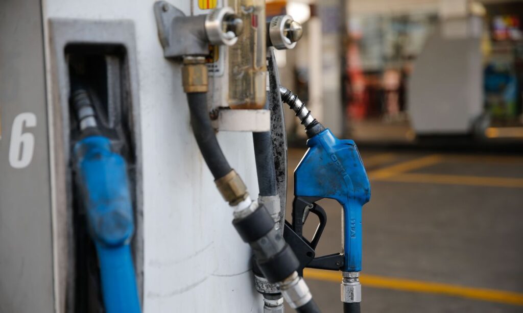 Petrobras reduz preço da gasolina