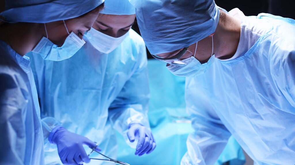 Mercado mais do que milionário: hospitais podem ter cursos próprios de medicina