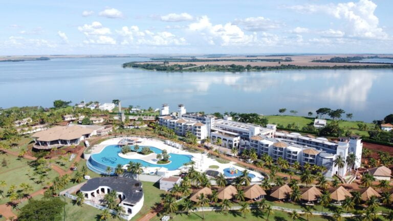 Hard Rock procura trabalhadores para hotelaria