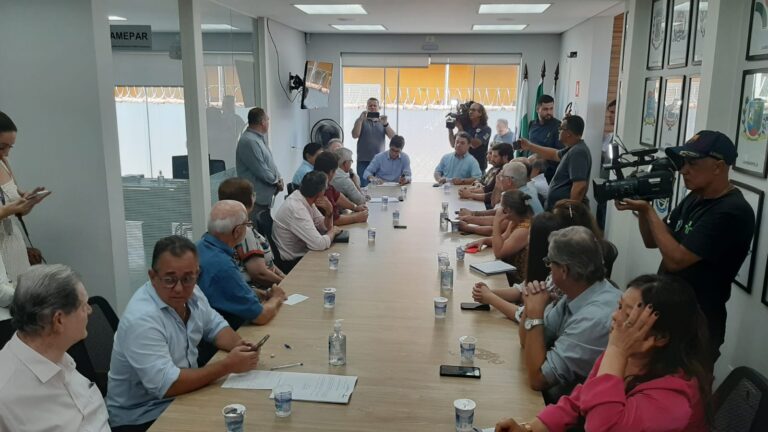 Prefeitos cobram solução integrada para a coleta e tratamento do lixo da região