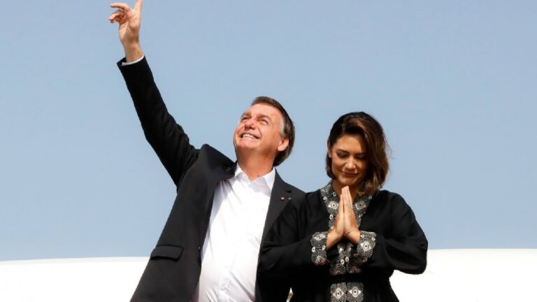 As joias na vida da famiglia Bolsonaro