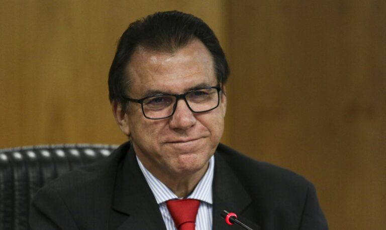 Marinho confirma que IR será isento para quem ganha até R$ 2.640