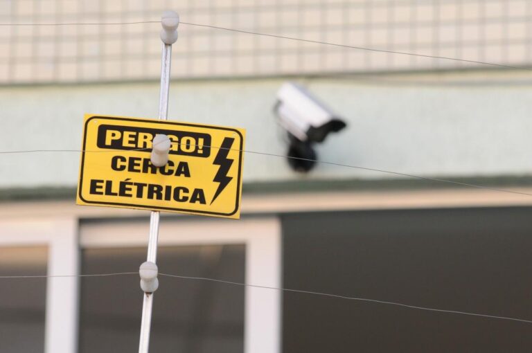 Cerca eletrificada em escola, em Londrina, matou um garoto de 15 anos