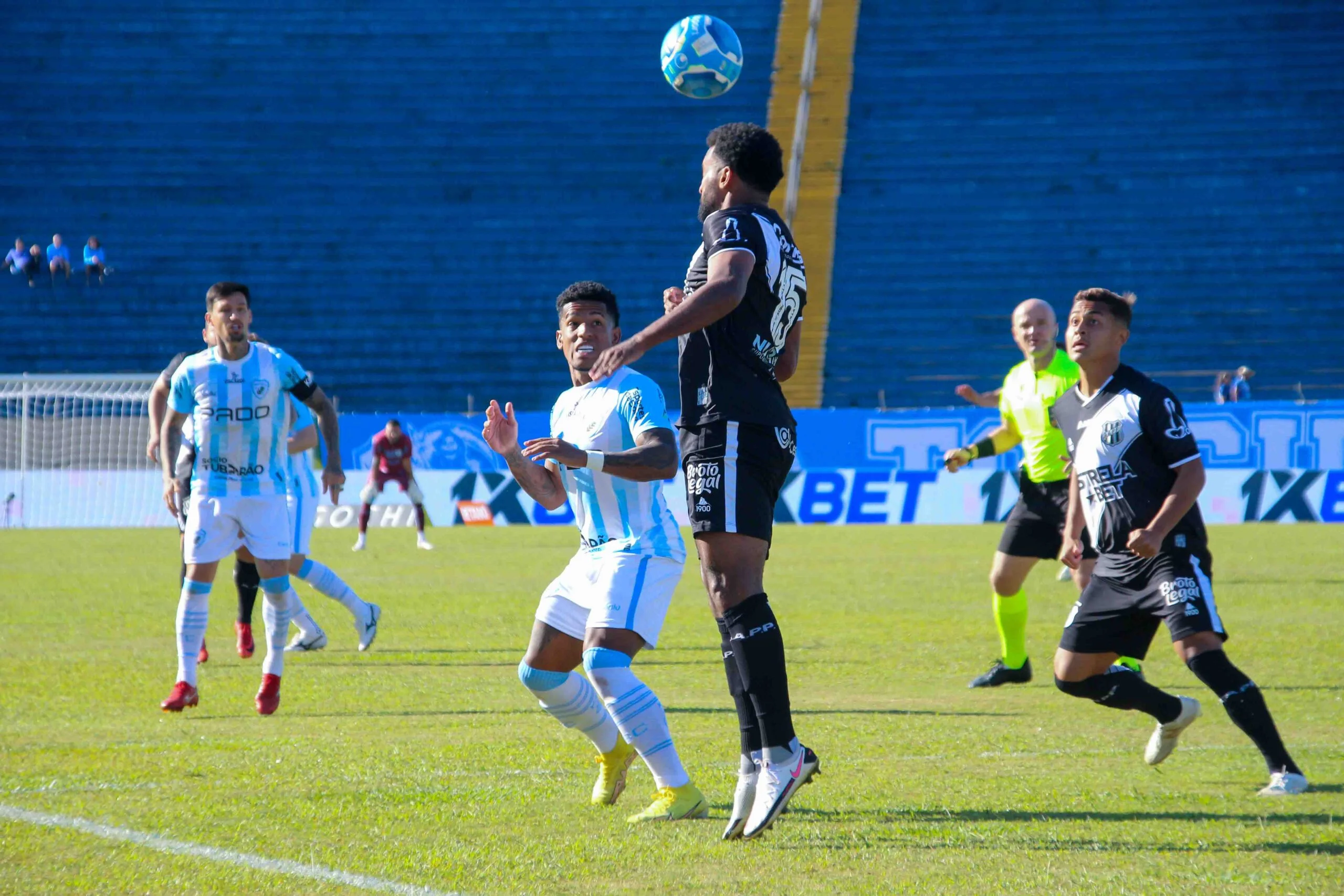 Londrina vence a Ponte e sai do sufoco