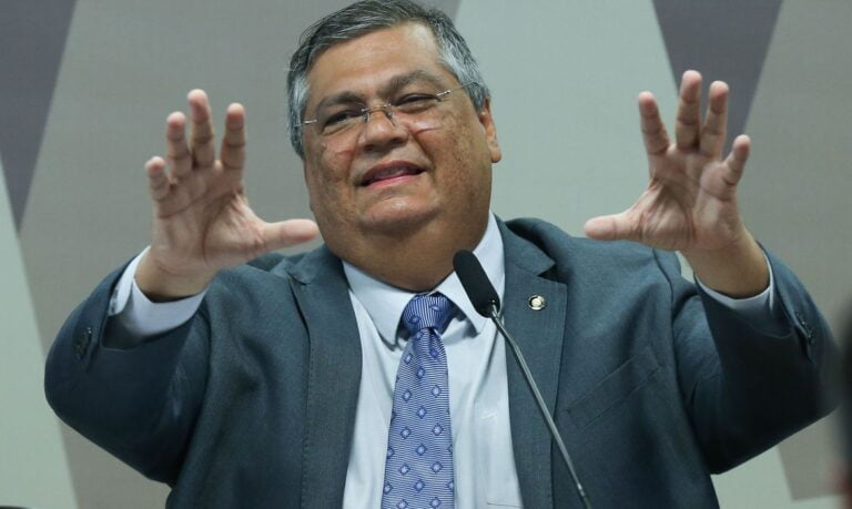 Sem molezinha: Flávio Dino manda investigar emendas parlamentares que somam R$ 694 mi
