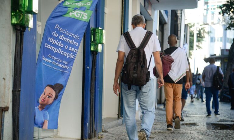 O drama para pagar as contas e sobreviver