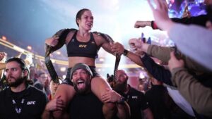 imagem destacada: Arrasadora, Amanda Nunes maior do mundo, vence e se aposenta do MMA