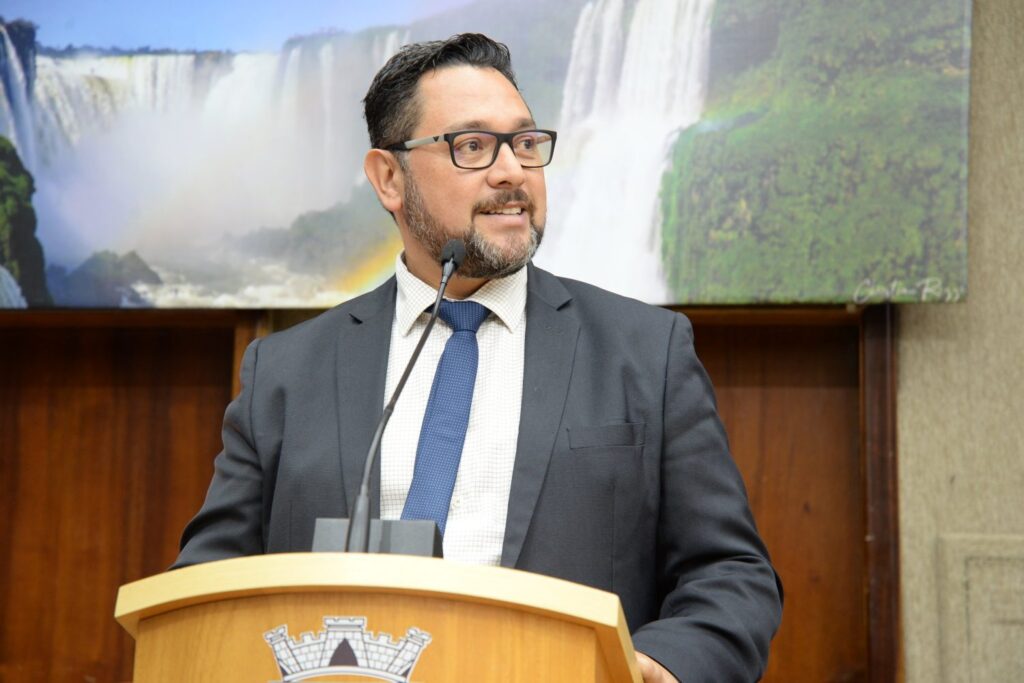 João, de sobrenome Morales, e seu discurso contra os que não nasceram em Foz do Iguaçu