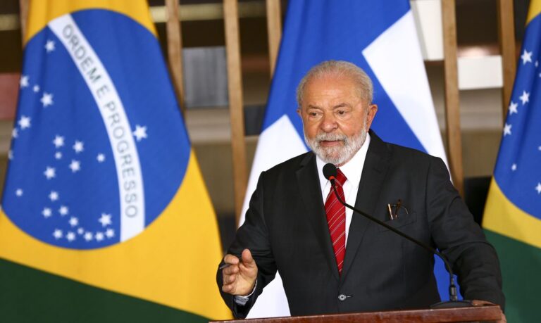 Dor de cabeça para Lula