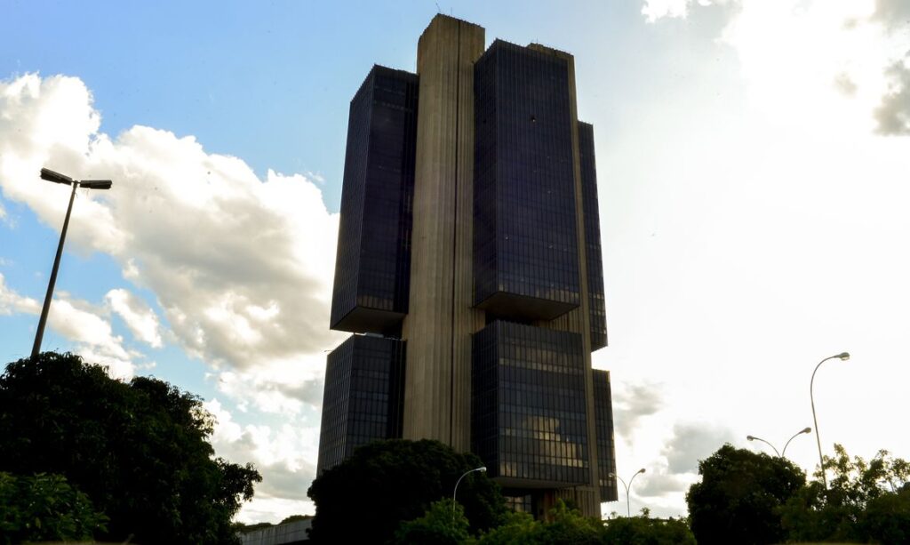 Mercado financeiro aumenta expectativa de crescimento do PIB