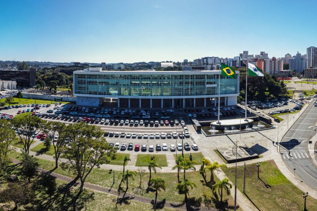 Governo fecha acordo com Athletico e Prefeitura de Curitiba sobre convênio da Copa