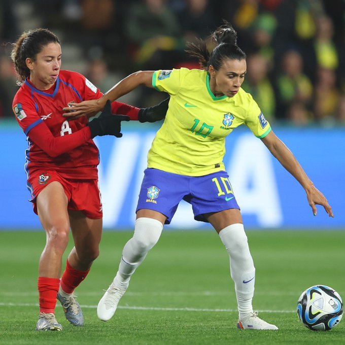 Brasil goleia Panamá na estreia na Copa do Mundo