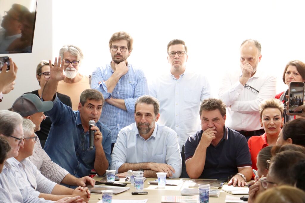 Quase uma confraternização suprapartidária