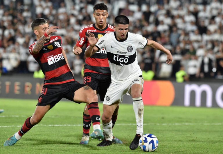 E sobre o jogo de ontem entre Olimpia e Flamengo, o trovador Edson Ferracini dá uma zoada nos jornalistas flamenguistas