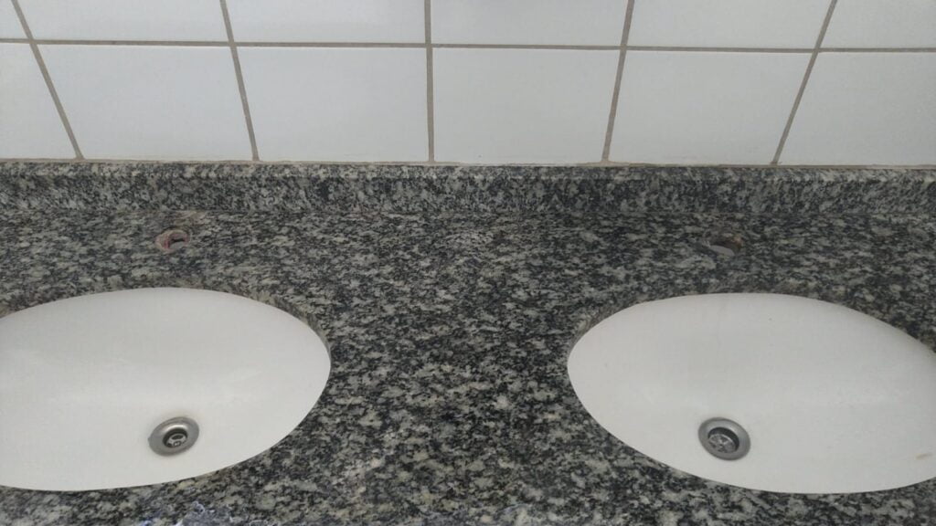 Vergonha: Furtos na biblioteca de Londrina