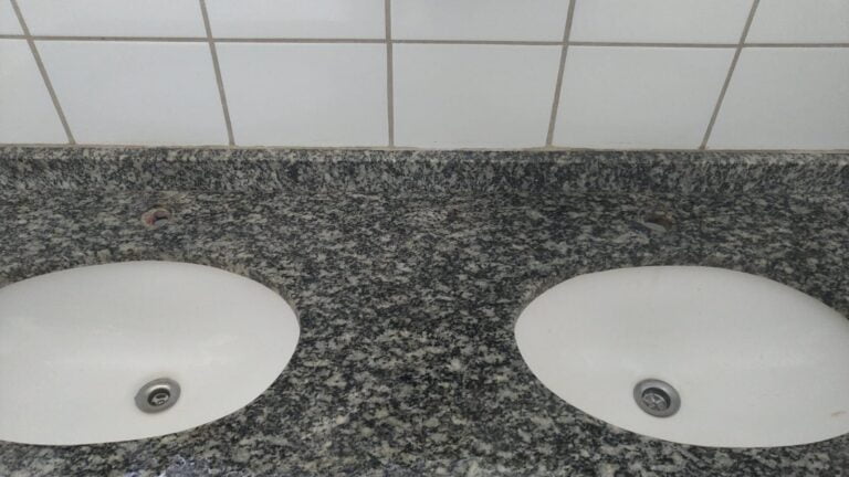 Vergonha: Furtos na biblioteca de Londrina