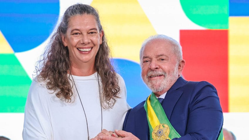 Demissão de Ana Mozer do ministério do Esporte: um baita gol contra de Lula