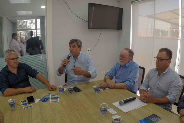 Prefeitos sobem o tom: “Por que para nós aqui tudo é mais difícil, com relação ao governo do Estado”, disse Belinati