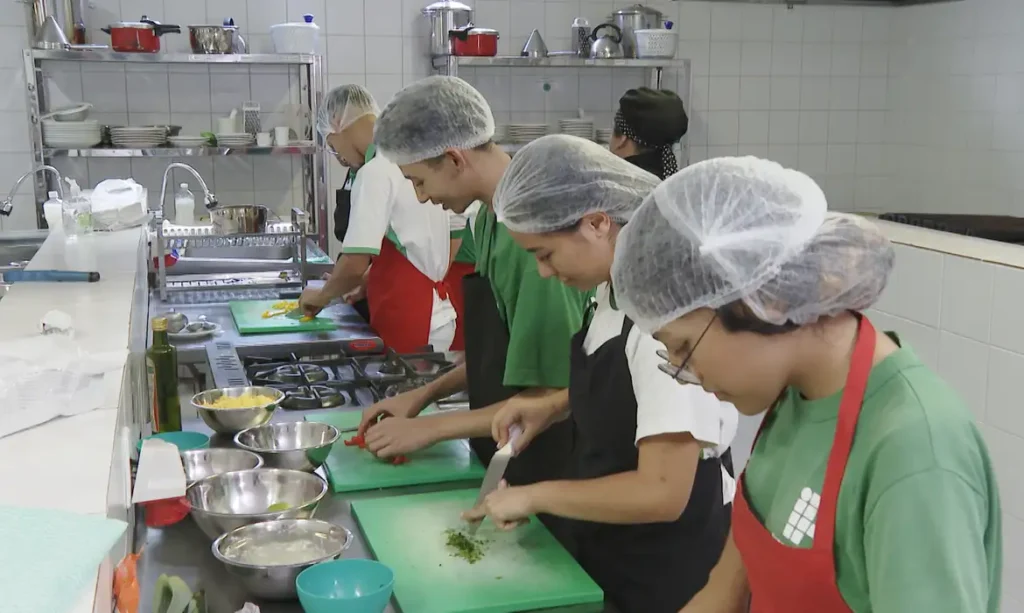 Taxa de desemprego cai mais uma vez. Está em 7,7%