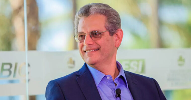 Pré-candidato a prefeitura de Maringá, em entrevista exclusiva, Silvio Barros diz que a política é uma missão divina