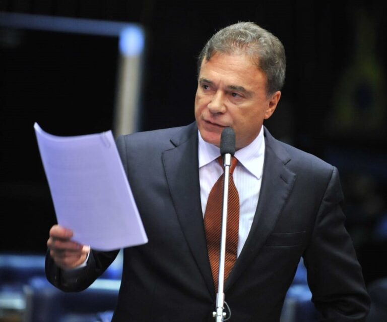 Álvaro Dias, autor do projeto do fim do Foro Privilegiado, debate hoje o tema na internet