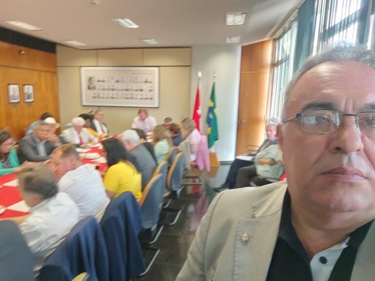 O ex-deputado federal André Vargas, participando de mais uma reunião da bancada do PT. Veja bem…