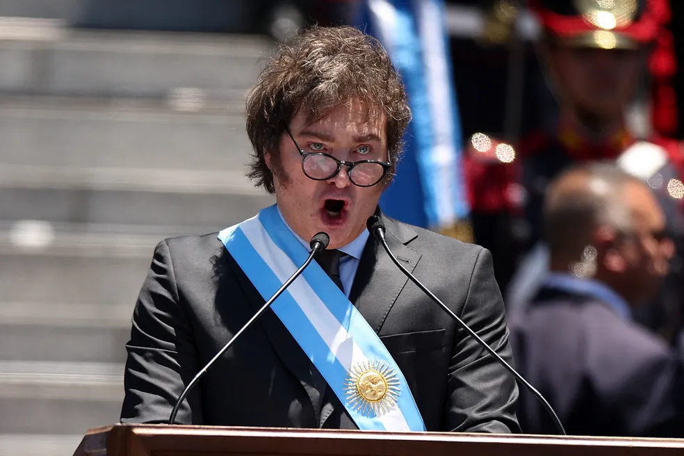 Milei toma posse. Boa sorte aos argentinos
