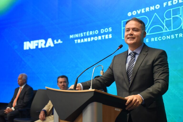 Ratinho Jr leva espetada do ministro dos Transportes, Renan Filho