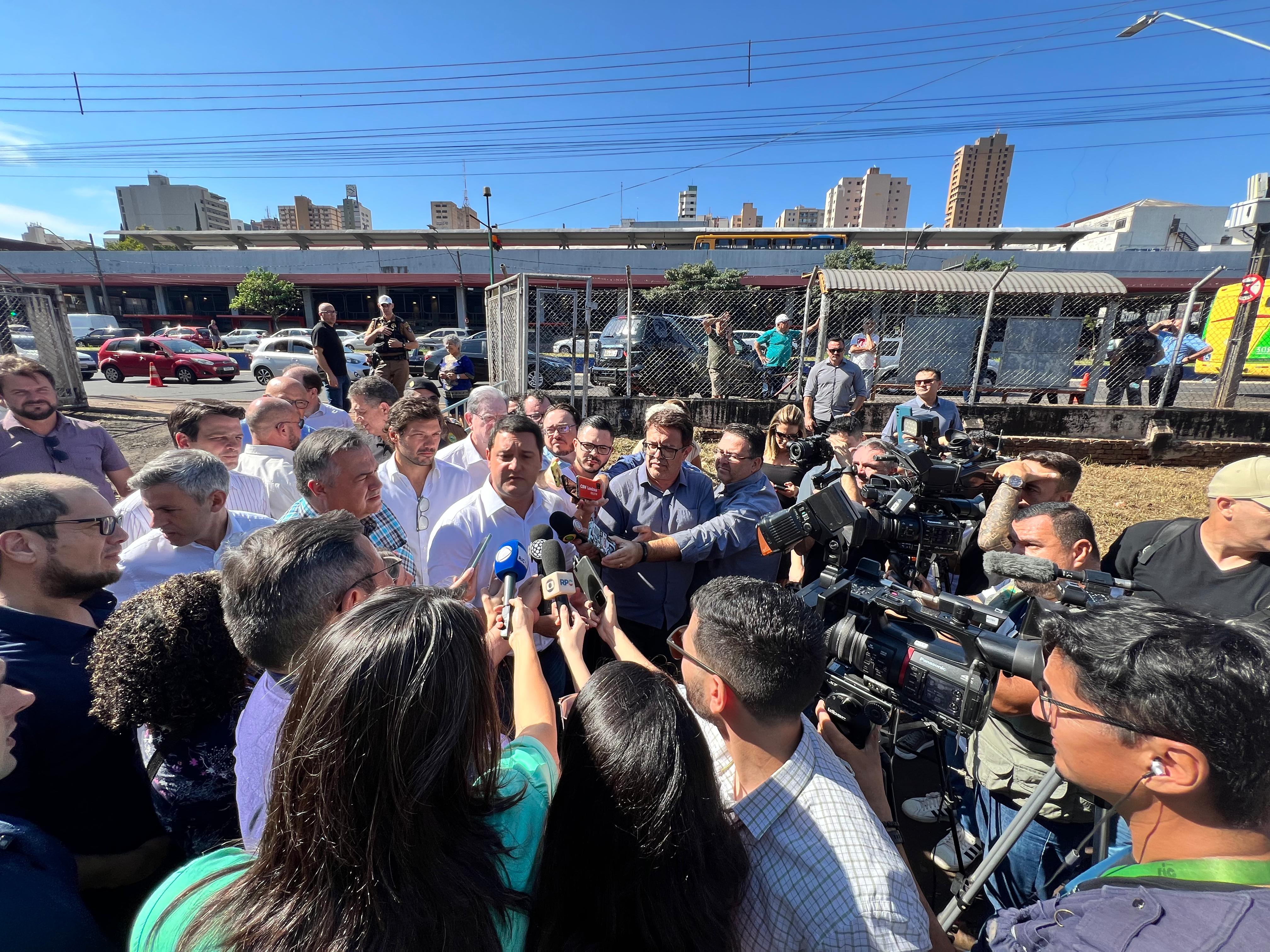 Governador em Londrina, dois anúncios importantes: Terminal Interurbano e Início da construção de 3 novas UPAS