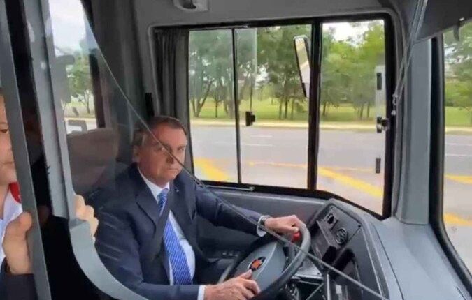 Muitos busões para apoiar Bolsonaro?