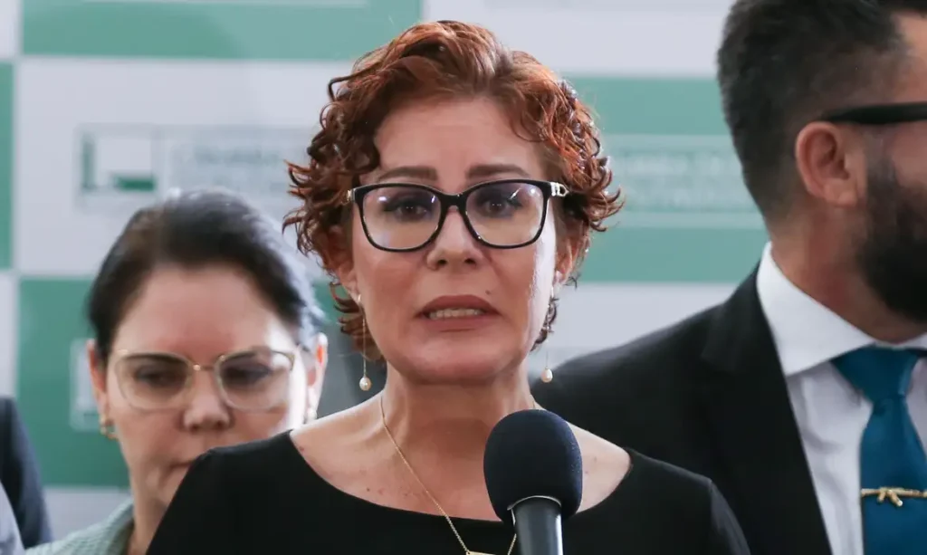 Procurador da República apresenta denúncia contra deputada Carla Zambelli acusada de ordenar ataque hacker
