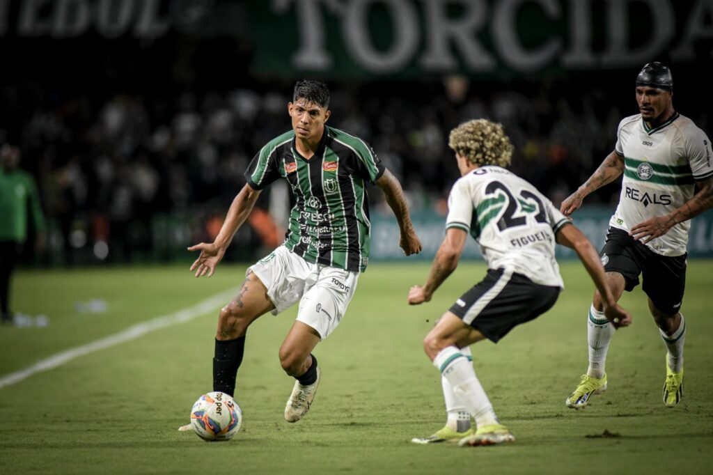 Deu ruim para o Coritiba. Maringá está na final do Paranaense