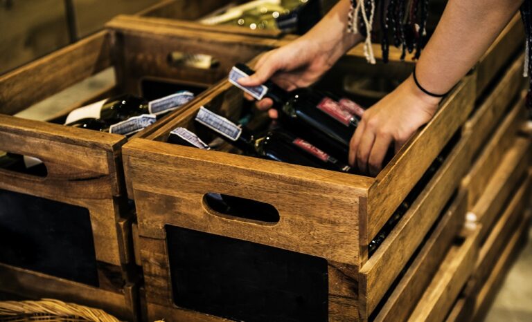 STF mantém prisão de acusado de furtar quase 8 mil garrafas de vinho. Não se sabe se era pra consumo próprio