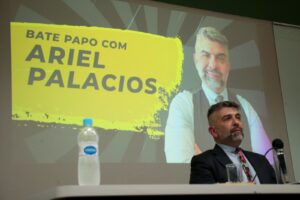 imagem destacada: América Latina Lado B, o livro do jornalista Ariel Palácios, será lançado hoje em Londrina