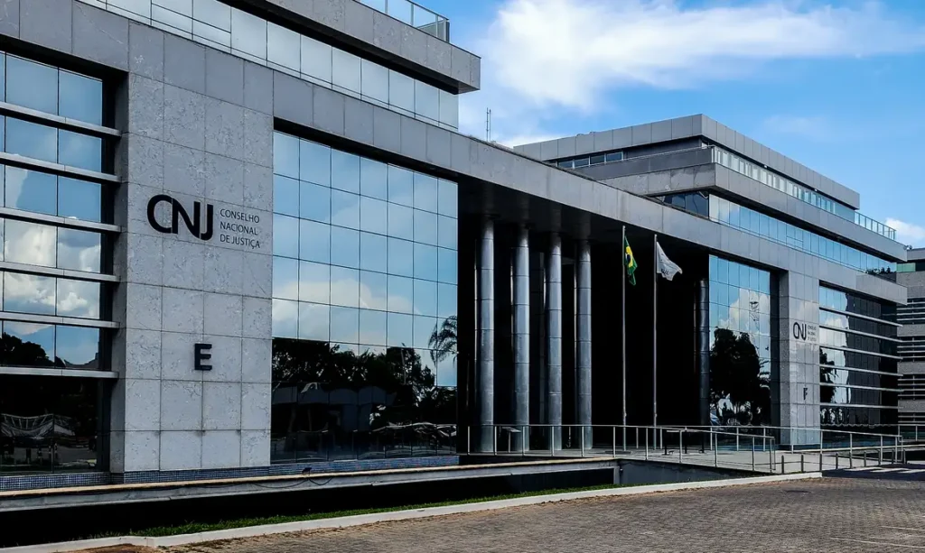CNJ suspende juiz que fez comentários depreciativos às mulheres durante julgamento de ação