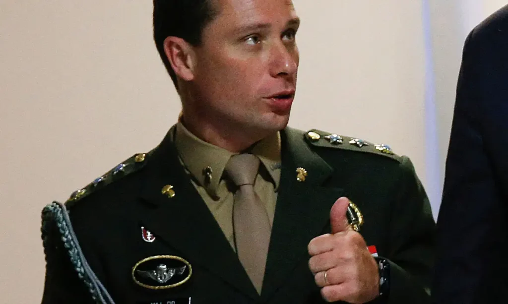 Ministro Alexandre Moraes manda soltar coronel Mauro Cid