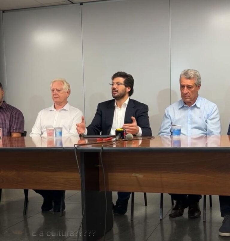 Ouça a coletiva de agora há pouco com o prefeito eleito Tiago Amaral