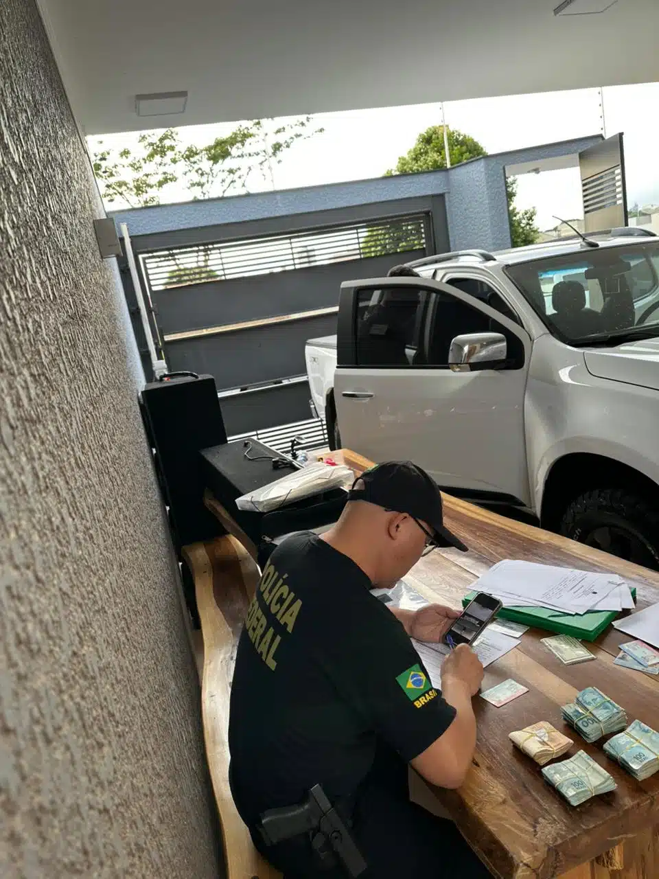 Polícia Federal deflagra Operação Pó de Serra para desarticular tráfico internacional de drogas