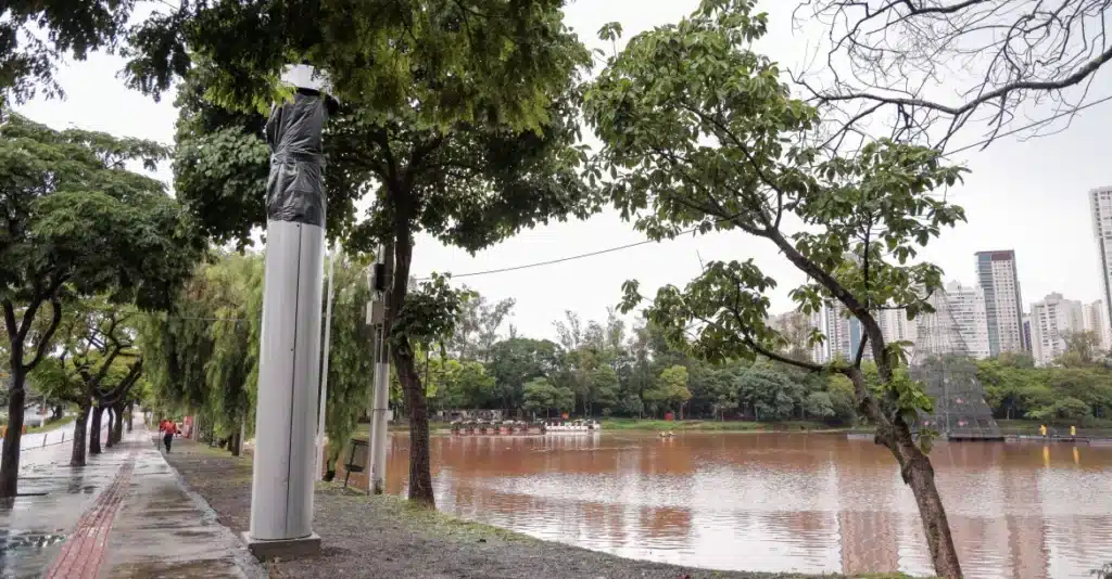 Londrina instala mais 4 totens de vigilância