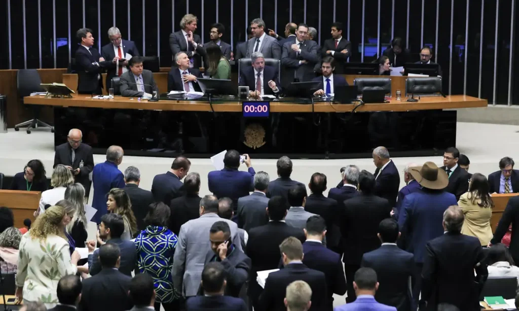 85% dos brasileiros não aceitam aumento do número de deputados, mostra pesquisa Quaest